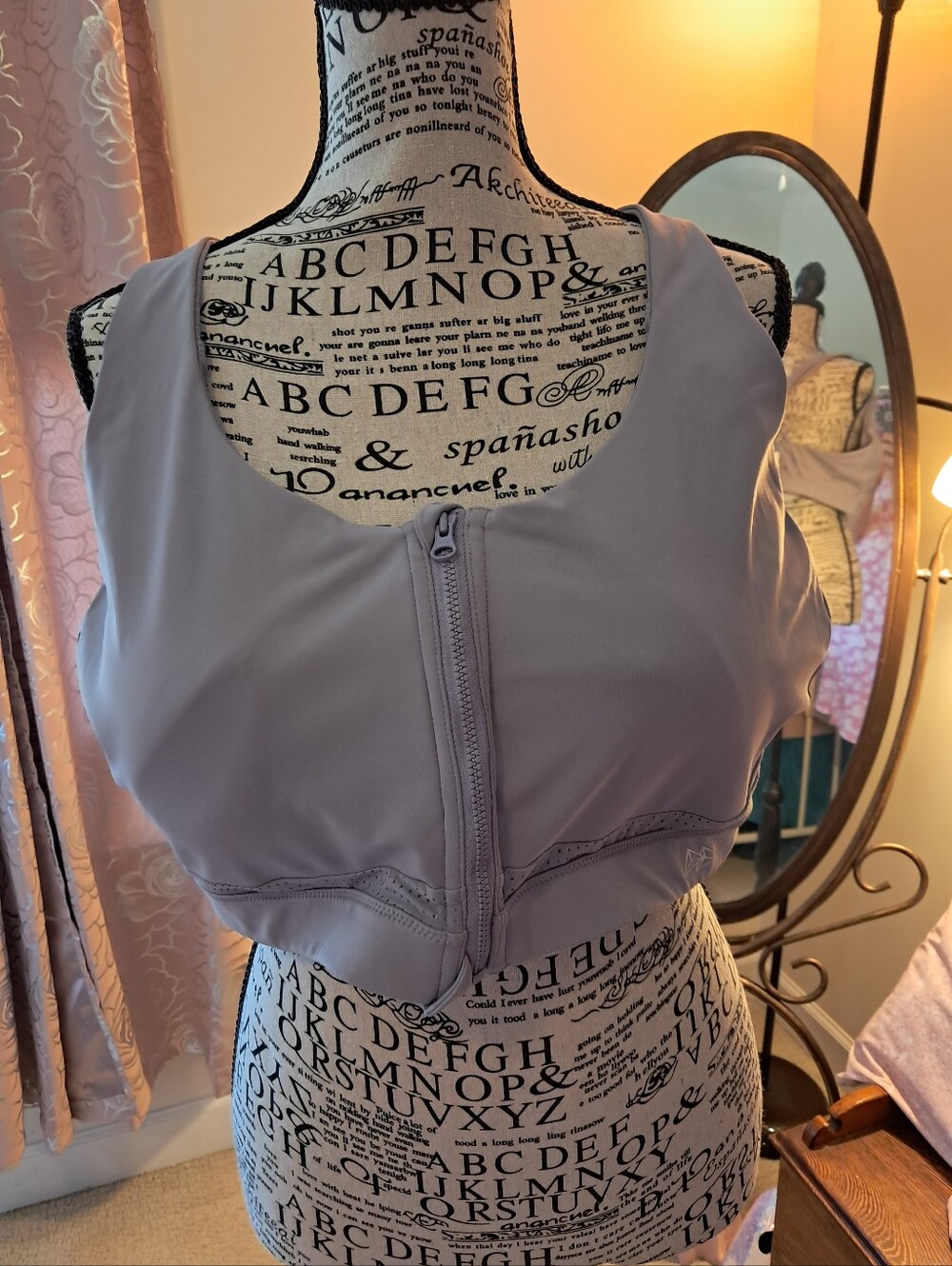 NWT Yvette Lilac Front-Zip Sports Bra